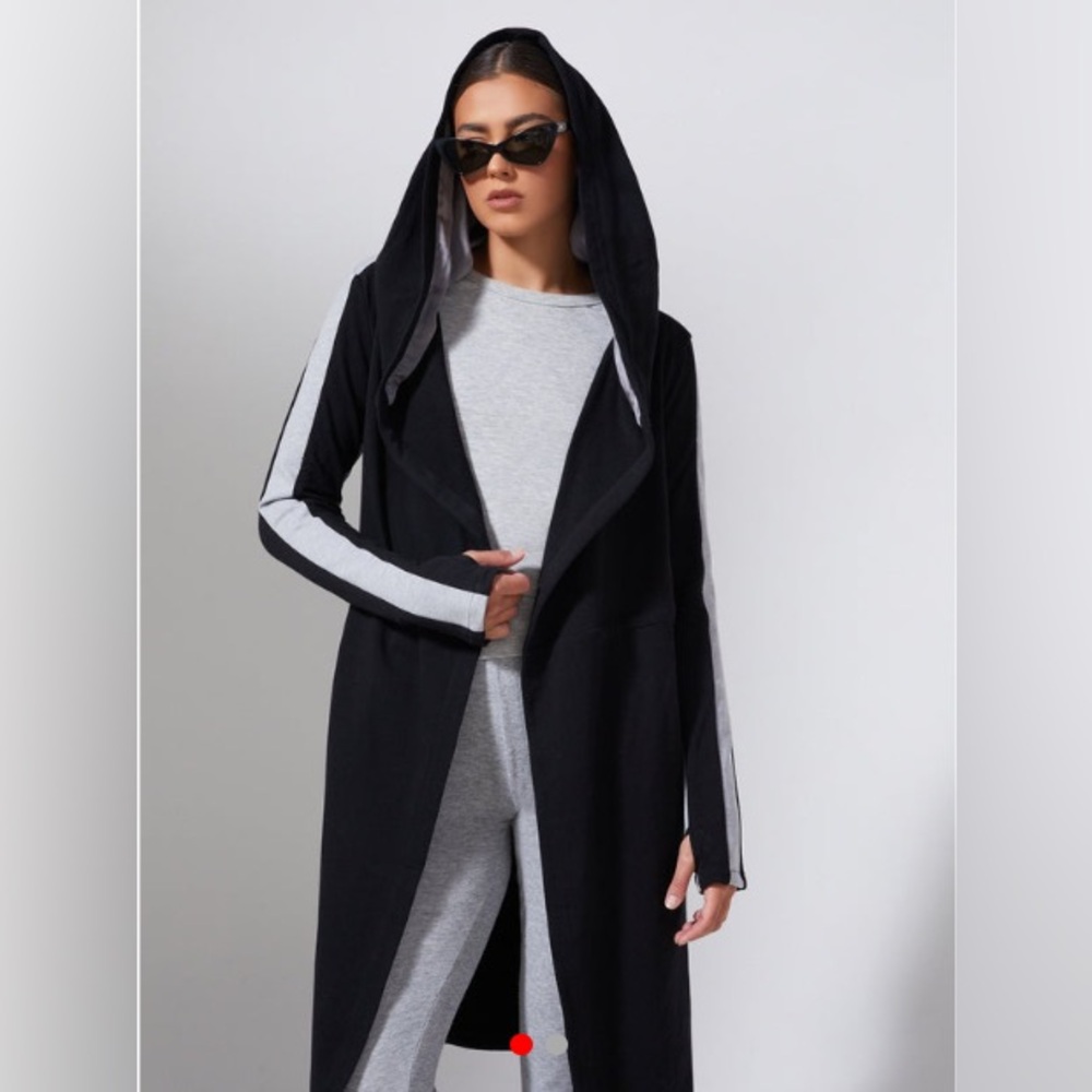 NWT Blanc Noir Women’s Grey Black Open Front Hooded Pocket Cardigan – Size Small